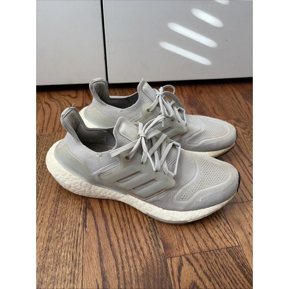 Adidas UltraBoost 22 Gray Running Women's Shoes Sneakers GX5594 Size 8.5